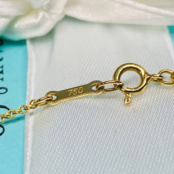 Tiffany & Company 18k Elsa Peretti open heart necklace with box .750 MSRP$1900 - Picture 5 of 8